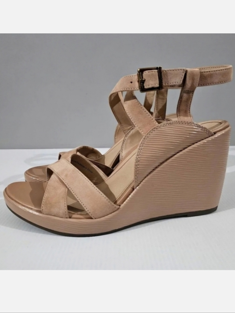 Vionic Bonita Wedge Sandals Womens 11 Macaroon Tan Suede Leather Orthotic